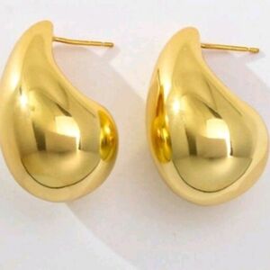 Goldtone  Exaggerated Water Drop Pierced Earrings